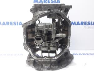 Gebruikte Carterpan Renault Scénic III (JZ) 2.0 16V CVT Prijs € 105,00 Margeregeling aangeboden door Maresia Parts