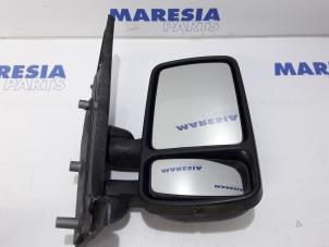 Gebruikte Spiegel Buiten rechts Renault Master III (FD/HD) 2.5 dCi 16V Prijs € 60,50 Inclusief btw aangeboden door Maresia Parts