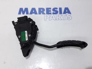 Gebruikte Gaspedaalpositie Sensor Renault Master III (FD/HD) 2.5 dCi 16V Prijs € 42,35 Inclusief btw aangeboden door Maresia Parts