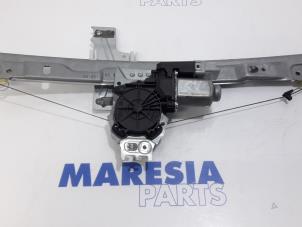 Gebruikte Ruitmechaniek 4Deurs rechts-voor Peugeot 207 SW (WE/WU) 1.6 16V VTRi Prijs € 35,00 Margeregeling aangeboden door Maresia Parts