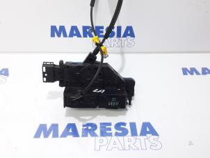 Gebruikte Deurslot Mechaniek 4Deurs links-achter Peugeot 207 SW (WE/WU) 1.6 16V VTRi Prijs € 25,00 Margeregeling aangeboden door Maresia Parts
