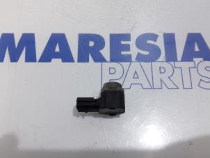 Gebruikte PDC Sensor Renault Master IV (FV) 2.3 dCi 125 16V RWD Prijs € 23,60 Inclusief btw aangeboden door Maresia Parts