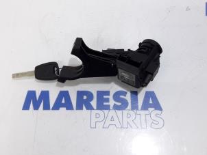 Gebruikte Kontaktslot + Sleutel Fiat Punto Evo (199) 1.3 JTD Multijet 85 16V Euro 5 Prijs € 25,00 Margeregeling aangeboden door Maresia Parts
