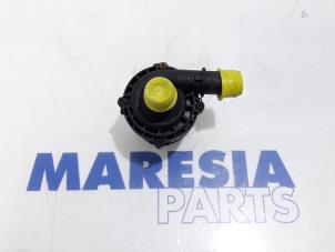 Gebruikte Waterpomp Renault Master III (FV) 2.3 dCi 125 16V RWD Prijs € 60,50 Inclusief btw aangeboden door Maresia Parts