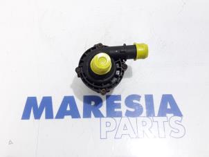 Gebruikte Waterpomp Renault Master III (FV) 2.3 dCi 125 16V RWD Prijs € 60,50 Inclusief btw aangeboden door Maresia Parts