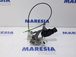 Gebruikte Deurslot Mechaniek 2Deurs rechts Citroen C1 1.0 12V Prijs € 25,00 Margeregeling aangeboden door Maresia Parts