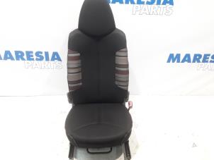 Gebruikte Voorstoel rechts Citroen C1 1.0 12V Prijs € 65,00 Margeregeling aangeboden door Maresia Parts