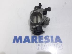 Gebruikte Gasklephuis Peugeot 206 (2A/C/H/J/S) 1.6 XS,XT Prijs € 65,00 Margeregeling aangeboden door Maresia Parts