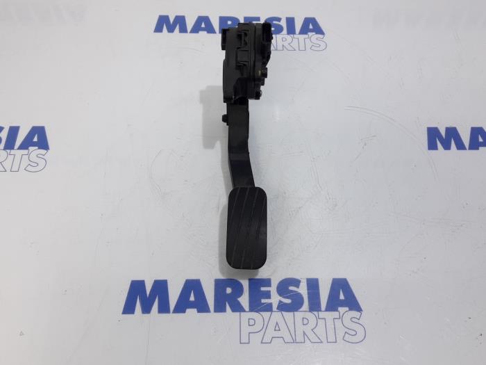 Gebruikte Sensor Gaspedaalpositie Renault Master III (FV) 2.3 dCi 125 16V RWD Prijs € 35,70 Inclusief btw aangeboden door Maresia Parts