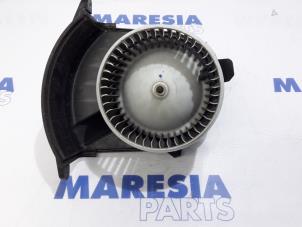 Gebruikte Kachel Ventilatiemotor Renault Master IV (FV) 2.3 dCi 125 16V RWD Prijs € 48,40 Inclusief btw aangeboden door Maresia Parts