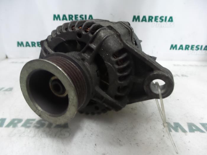 Gebruikte Dynamo Fiat Marea (185AX) 1.6 SX,ELX 16V Prijs € 40,00 Margeregeling aangeboden door Maresia Parts