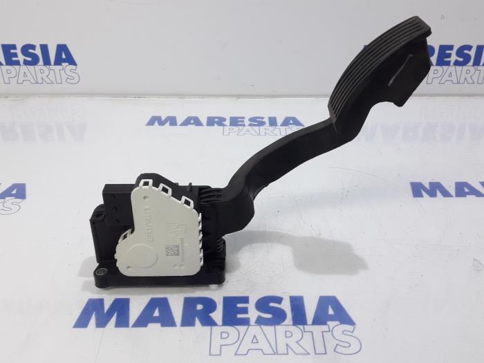 Gebruikte Gaspedaalpositie Sensor Fiat Punto III (199) 1.3 JTD Multijet 80 16V Prijs € 15,00 Margeregeling aangeboden door Maresia Parts