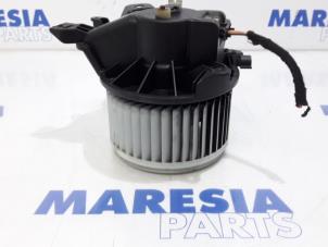 Gebruikte Chaufage Ventilatiemotor Fiat Punto Evo (199) 1.3 JTD Multijet 85 16V Euro 5 Prijs € 33,00 Margeregeling aangeboden door Maresia Parts
