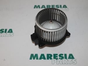 Gebruikte Chaufage Ventilatiemotor Fiat Stilo (192A/B) 1.6 16V Prijs € 25,00 Margeregeling aangeboden door Maresia Parts