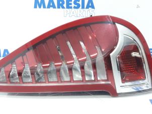 Gebruikte Achterlicht rechts Renault Scénic III (JZ) 1.6 16V Prijs € 40,00 Margeregeling aangeboden door Maresia Parts