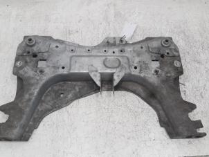Gebruikte Subframe Renault Clio IV (5R) 0.9 Energy TCE 90 12V Prijs € 105,00 Margeregeling aangeboden door Maresia Parts