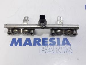 Gebruikte Injector brug Peugeot 207 CC (WB) 1.6 16V GT THP Prijs € 40,00 Margeregeling aangeboden door Maresia Parts