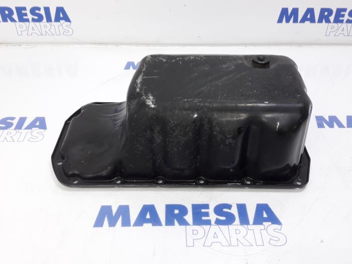 Gebruikte Carterpan Peugeot 207 CC (WB) 1.6 16V GT THP Prijs € 24,99 Margeregeling aangeboden door Maresia Parts