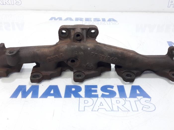 Gebruikte Uitlaatspruitstuk Alfa Romeo MiTo (955) 1.3 JTDm 16V Prijs € 65,00 Margeregeling aangeboden door Maresia Parts
