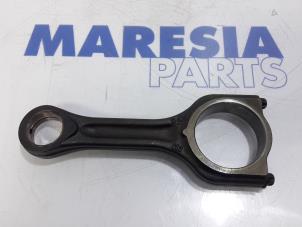 Gebruikte Drijfstang Citroen C4 Picasso (3D/3E) 1.6 e-Hdi, BlueHDi 115 Prijs € 25,00 Margeregeling aangeboden door Maresia Parts