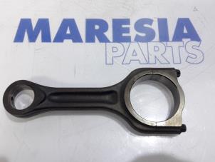 Gebruikte Drijfstang Citroen C4 Picasso (3D/3E) 1.6 e-Hdi, BlueHDi 115 Prijs € 25,00 Margeregeling aangeboden door Maresia Parts