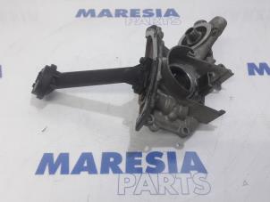 Gebruikte Oliepomp Renault Twingo II (CN) 1.2 16V Prijs € 75,00 Margeregeling aangeboden door Maresia Parts