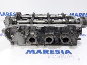 Gebruikte Cilinderkop Citroen C6 (TD) 2.7 HDiF V6 24V Prijs € 210,00 Margeregeling aangeboden door Maresia Parts
