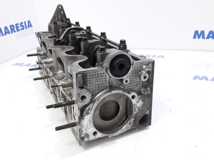 Cilinderkop van een Alfa Romeo 159 (939AX) 1.9 JTDm 2006