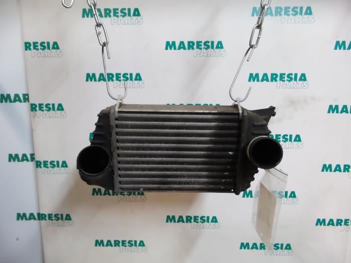 Gebruikte Intercooler Fiat Stilo (192A/B) 1.9 JTD 115 Prijs € 50,00 Margeregeling aangeboden door Maresia Parts