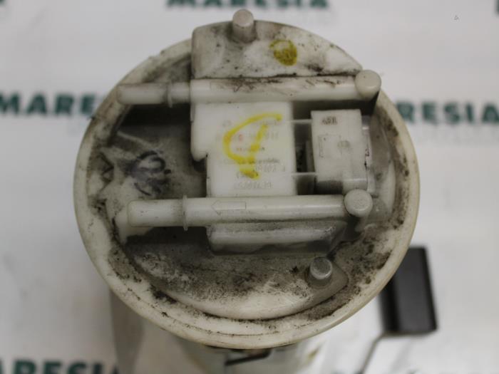 Gebruikte Tank element Pomp Fiat Stilo (192A/B) 1.9 JTD 80 Prijs € 50,00 Margeregeling aangeboden door Maresia Parts