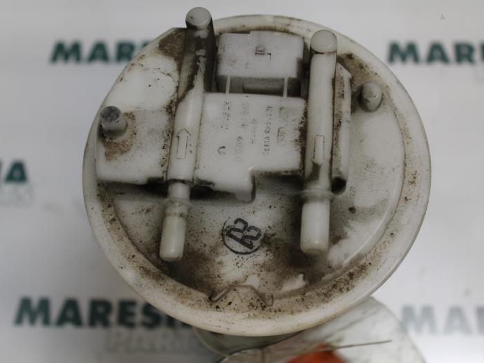 Gebruikte Tank element Pomp Fiat Stilo (192A/B) 1.9 JTD 16V 136 Multijet Prijs € 50,00 Margeregeling aangeboden door Maresia Parts
