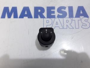 Gebruikte Schakelaar Spiegel Fiat Panda (312) 0.9 TwinAir Turbo 85 Prijs € 25,00 Margeregeling aangeboden door Maresia Parts