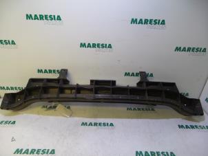 Gebruikte Bumperframe achter Citroen Xsara Picasso (CH) 1.8 16V Prijs € 25,00 Margeregeling aangeboden door Maresia Parts