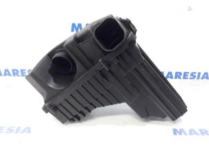 Gebruikte Luchtfilterhuis Citroen C5 II Break (RE) 2.0 16V Prijs € 25,00 Margeregeling aangeboden door Maresia Parts