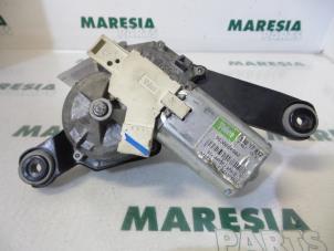 Gebruikte Ruitenwissermotor achter Peugeot 206 (2A/C/H/J/S) 1.4 HDi Prijs € 25,00 Margeregeling aangeboden door Maresia Parts