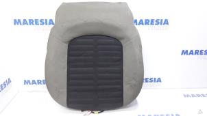 Gebruikte Stoel Bekleding links Fiat Grande Punto (199) 1.4 16V Prijs € 50,00 Margeregeling aangeboden door Maresia Parts