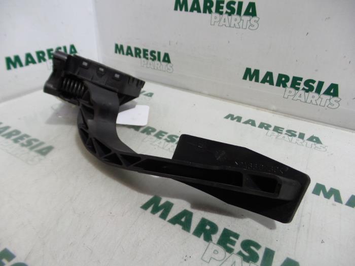 Gebruikte Sensor Gaspedaalpositie Fiat Grande Punto (199) 1.3 JTD Multijet 16V Prijs € 15,00 Margeregeling aangeboden door Maresia Parts