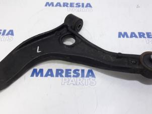 Gebruikte Draagarm onder links-voor Renault Master IV (MA/MB/MC/MD/MH/MF/MG/MH) 2.3 dCi 16V Prijs € 48,40 Inclusief btw aangeboden door Maresia Parts