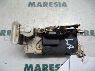 Gebruikte Deurslot Mechaniek 4Deurs links-achter Fiat Multipla (186) 1.9 JTD 105 SX,ELX Prijs € 25,00 Margeregeling aangeboden door Maresia Parts