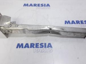 Gebruikte Subframe Peugeot 3008 I (0U/HU) 1.6 HDiF 16V Prijs € 25,00 Margeregeling aangeboden door Maresia Parts
