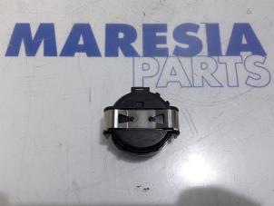 Gebruikte Sensor regen Renault Megane IV Estate (RFBK) 1.5 Energy dCi 110 Prijs € 15,00 Margeregeling aangeboden door Maresia Parts