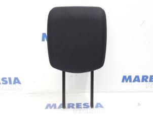 Gebruikte Hoofdsteun Renault Clio III (BR/CR) 1.6 16V Prijs € 35,00 Margeregeling aangeboden door Maresia Parts