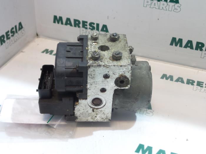 Gebruikte ABS Pomp Fiat Multipla (186) 1.9 JTD 105 SX,ELX Prijs € 49,99 Margeregeling aangeboden door Maresia Parts