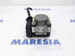 Gebruikte ABS Pomp Renault Clio III (BR/CR) 1.6 16V Prijs € 65,00 Margeregeling aangeboden door Maresia Parts