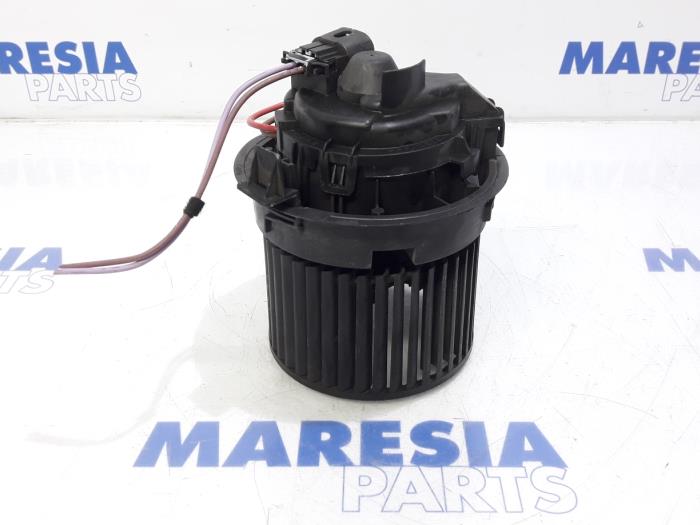 RENAULT Clio 4 generation (2012-2020) Other Control Units T1029527H 19453260