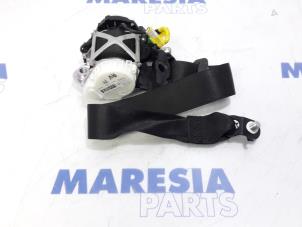 Gebruikte Veiligheidsgordel rechts-voor Fiat Bravo (198A) 1.4 16V Prijs € 75,00 Margeregeling aangeboden door Maresia Parts