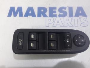 Gebruikte Combischakelaar ramen Citroen C5 III Tourer (RW) 2.0 16V Prijs € 50,00 Margeregeling aangeboden door Maresia Parts