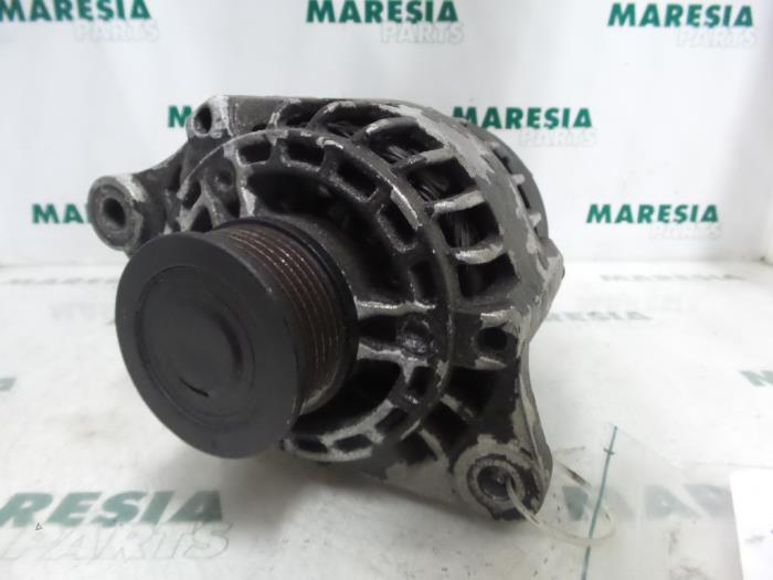 Gebruikte Dynamo Alfa Romeo 147 (937) 1.9 JTD 115 Prijs € 75,00 Margeregeling aangeboden door Maresia Parts