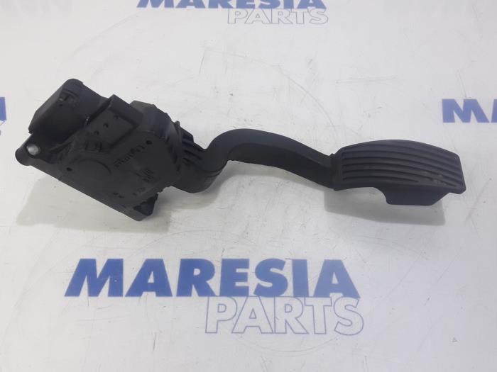 Gebruikte Sensor Gaspedaalpositie Alfa Romeo MiTo (955) 1.3 JTDm 16V Prijs € 15,00 Margeregeling aangeboden door Maresia Parts