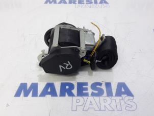 Gebruikte Veiligheidsgordel rechts-voor Peugeot 207 CC (WB) 1.6 16V Prijs € 105,00 Margeregeling aangeboden door Maresia Parts